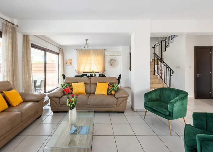 Sea Front Oceanus H3 By Ezoria Villas